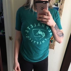 Small alphalete t shirt